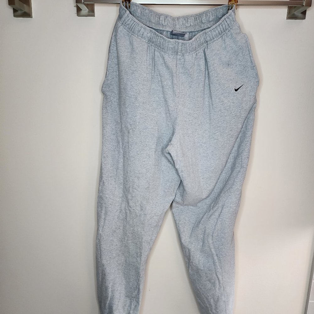 Men's Nike Gray Sweatpants - Size Large